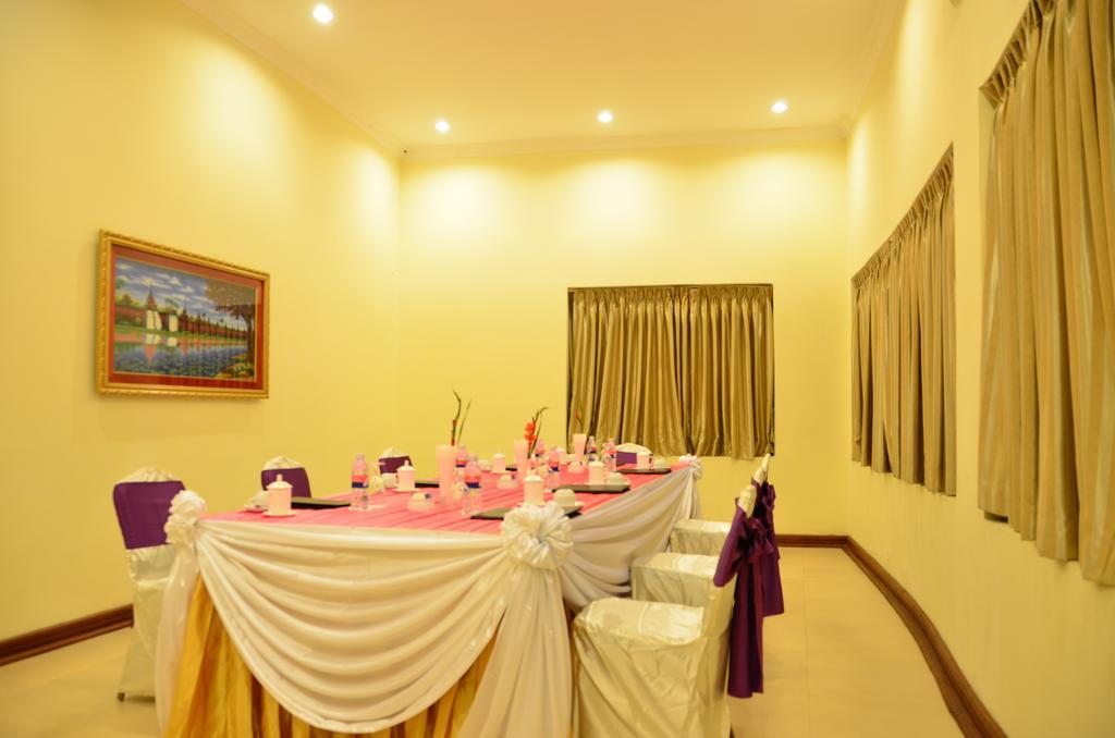 Sky Palace Hotel & Cafe Flight Naypyidaw Exterior foto